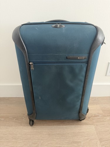 Tumi alpha lightweight medium - lightweight,