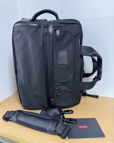 Excellent condition tumi - excellent,