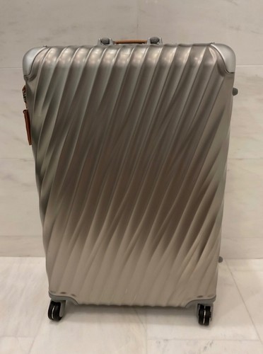 New tumi degree - new, 30.5”