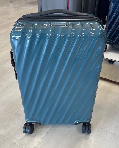 New tumi degree - new, 19